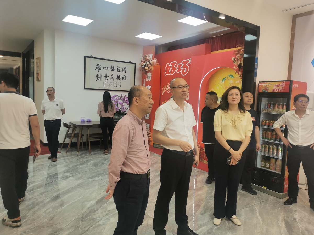 羊城晚報的許志權，廣東新快報社編委的李志