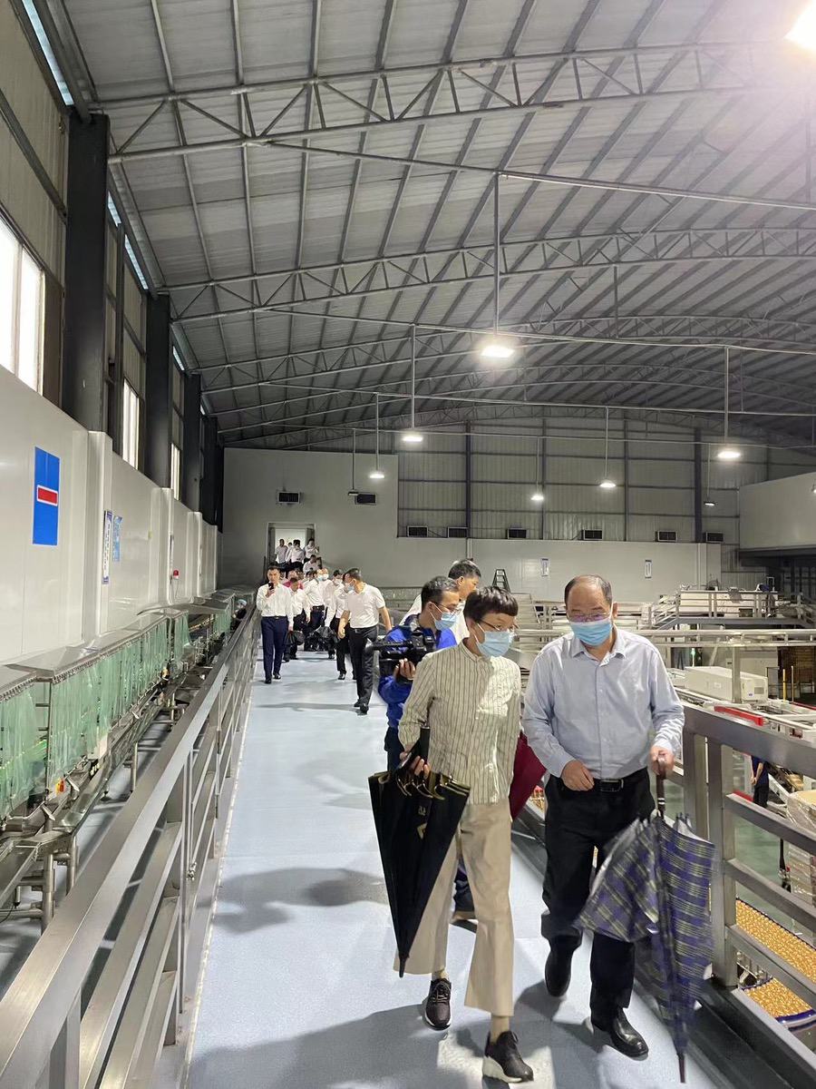 肇慶人大代表上午參加工廠