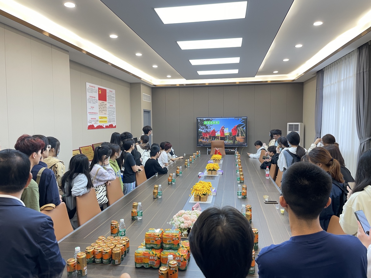 廣東輕工職業(yè)技術(shù)學(xué)院-食品與生物技術(shù)學(xué)院參觀